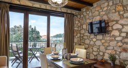 Glafki Luxury Apartments near Toroni